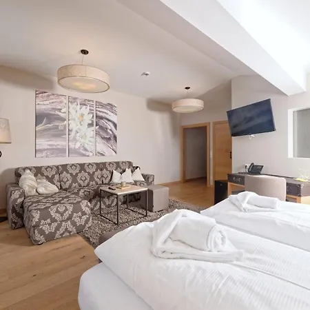 Hotel Ortnerhof - Ihr Zuhause Am Fusse Der Alpen Ruhpolding