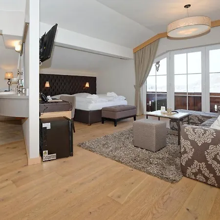 Hotel Ortnerhof - Ihr Zuhause Am Fusse Der Alpen