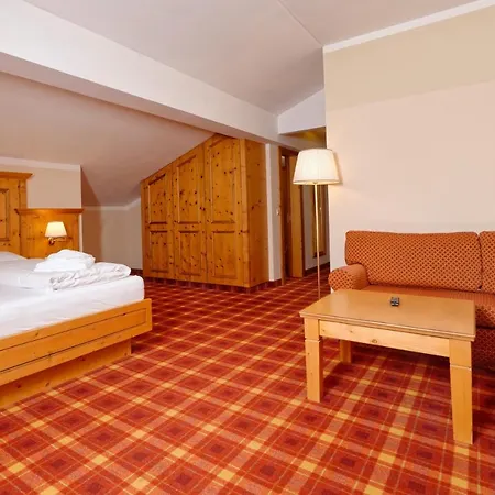 Hotel Ortnerhof - Ihr Zuhause Am Fusse Der Alpen