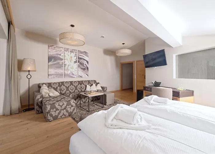 Hotel Ortnerhof - Ihr Zuhause Am Fusse Der Alpen Ruhpolding