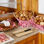 Ortnerhof - Ihr Zuhause Am Fusse Der Alpen 4*