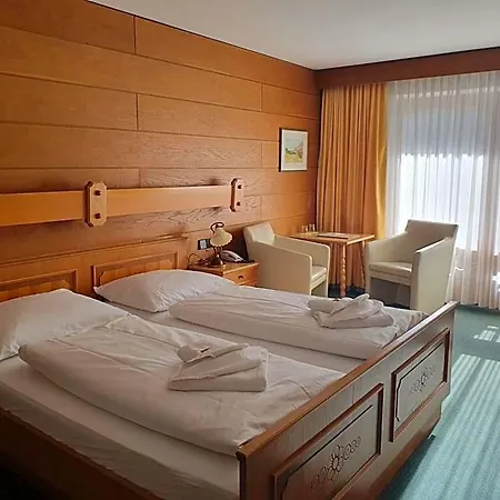 Ortnerhof - Ihr Zuhause Am Fusse Der Alpen 4*
